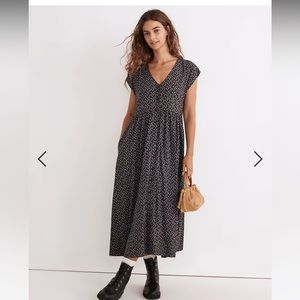 Challis Button-Front Midi Dress in Campden Daisies